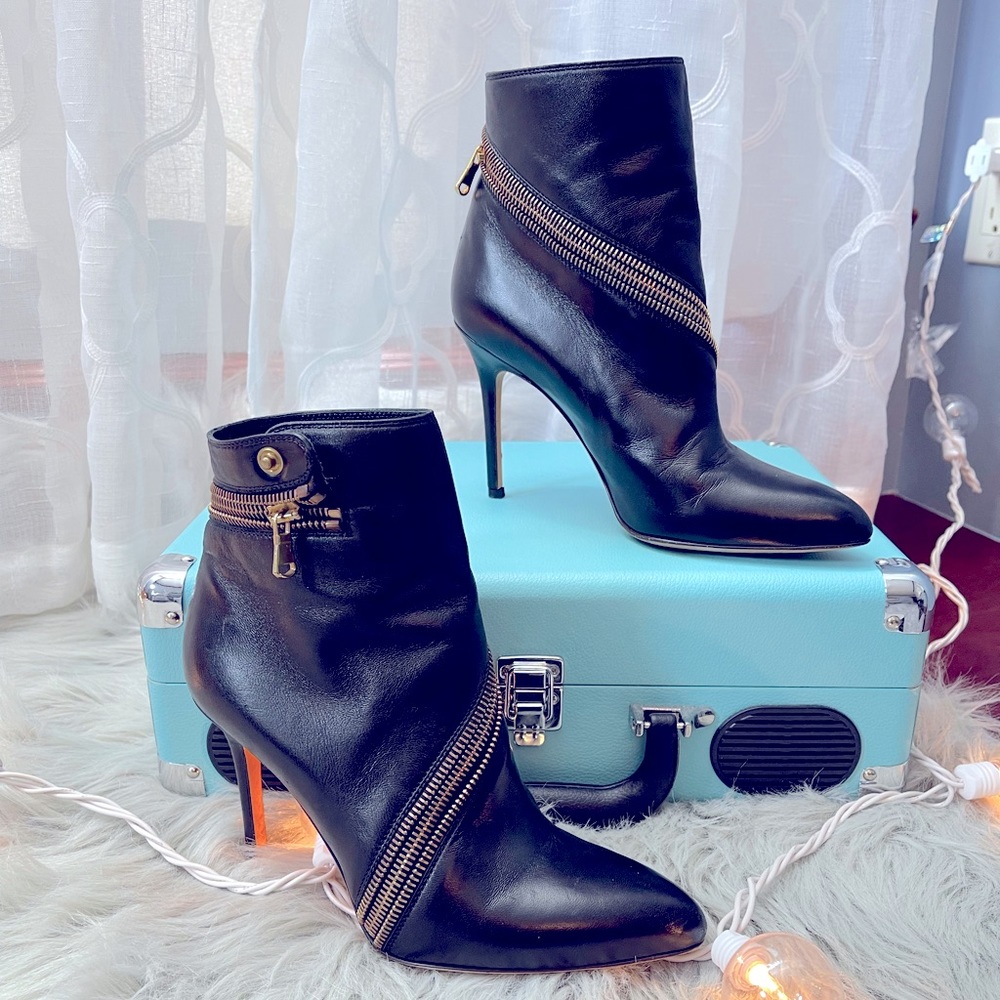 Brian Atwood Black leather Zipper Boots. Size 36 (EU). Rare!